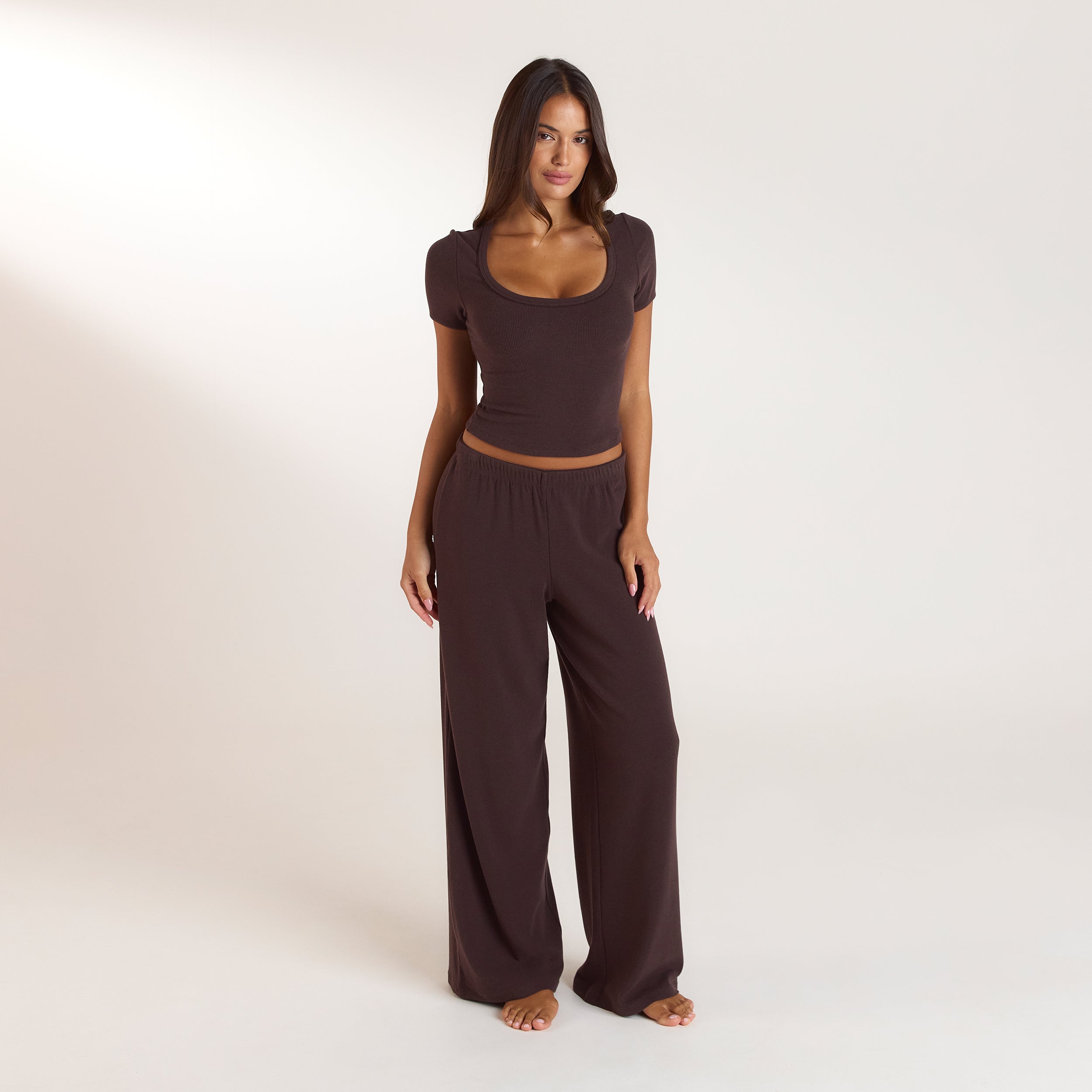 Geripptes Kurzarm-Pyjama Top - Dunkle Schokolade alternate