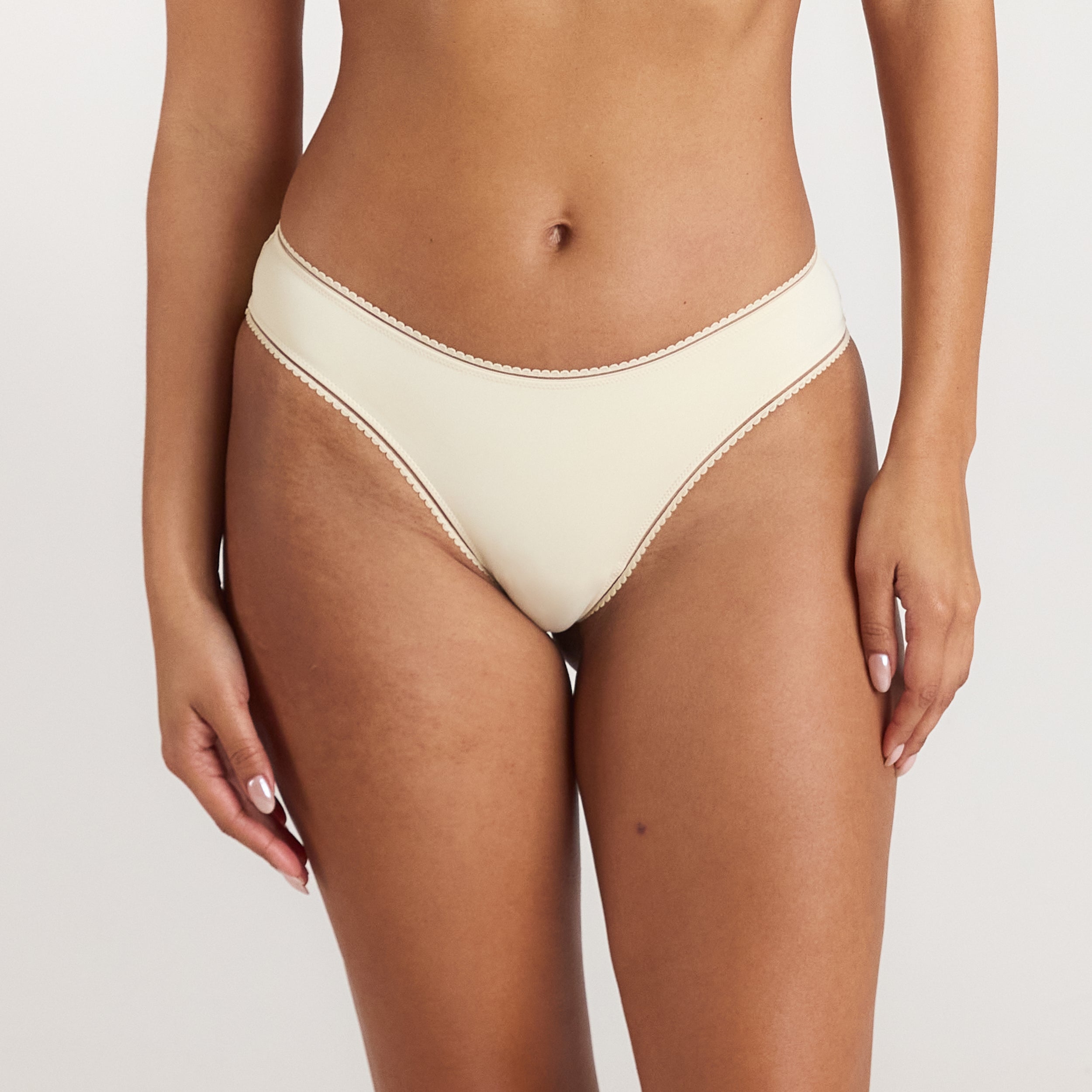 Comfort Brazilian Slip - Milchkaffee