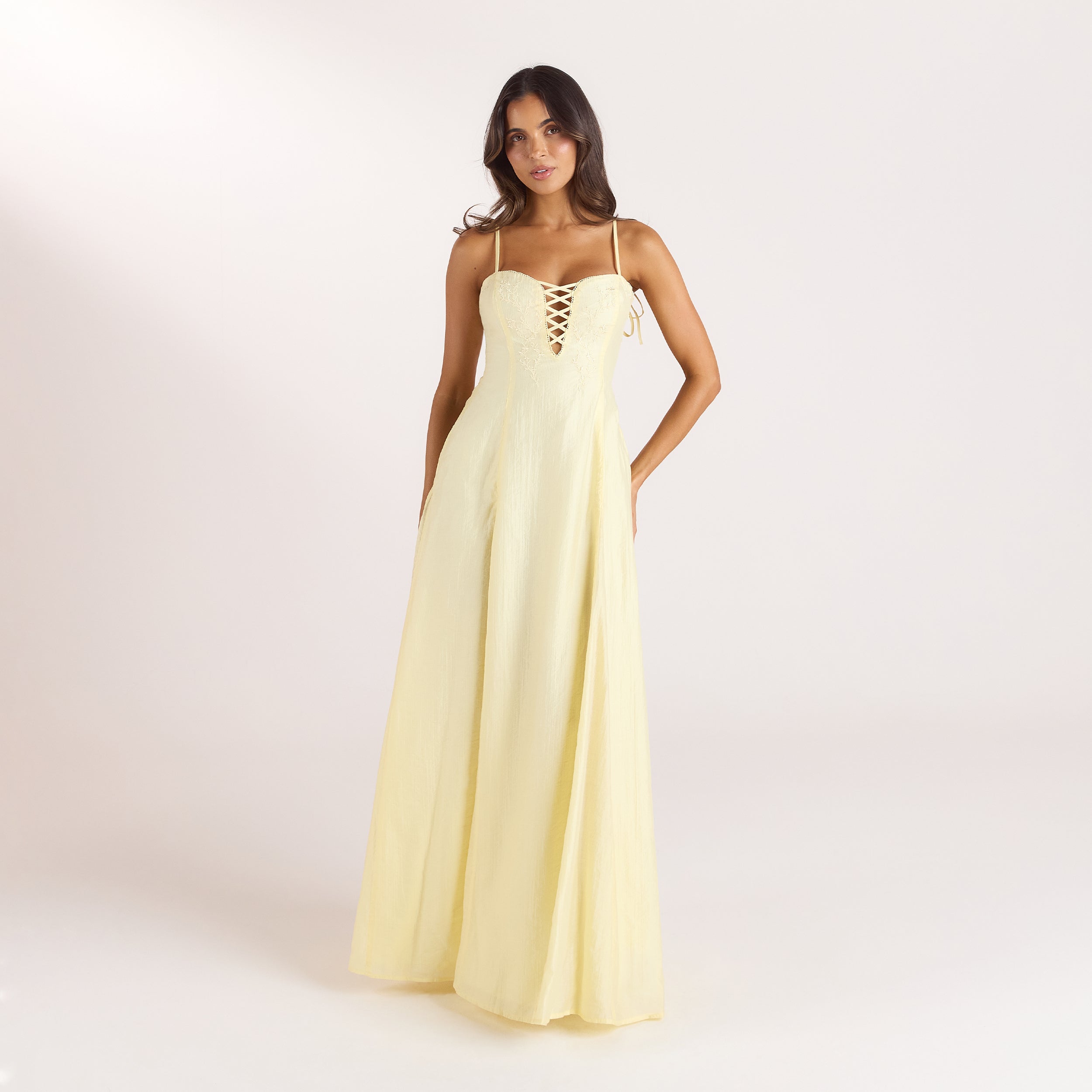 Bestickter Maxikleid mit Korsetdetail | Bestickter Maxikleid mit Korsetdetail - Zitrone