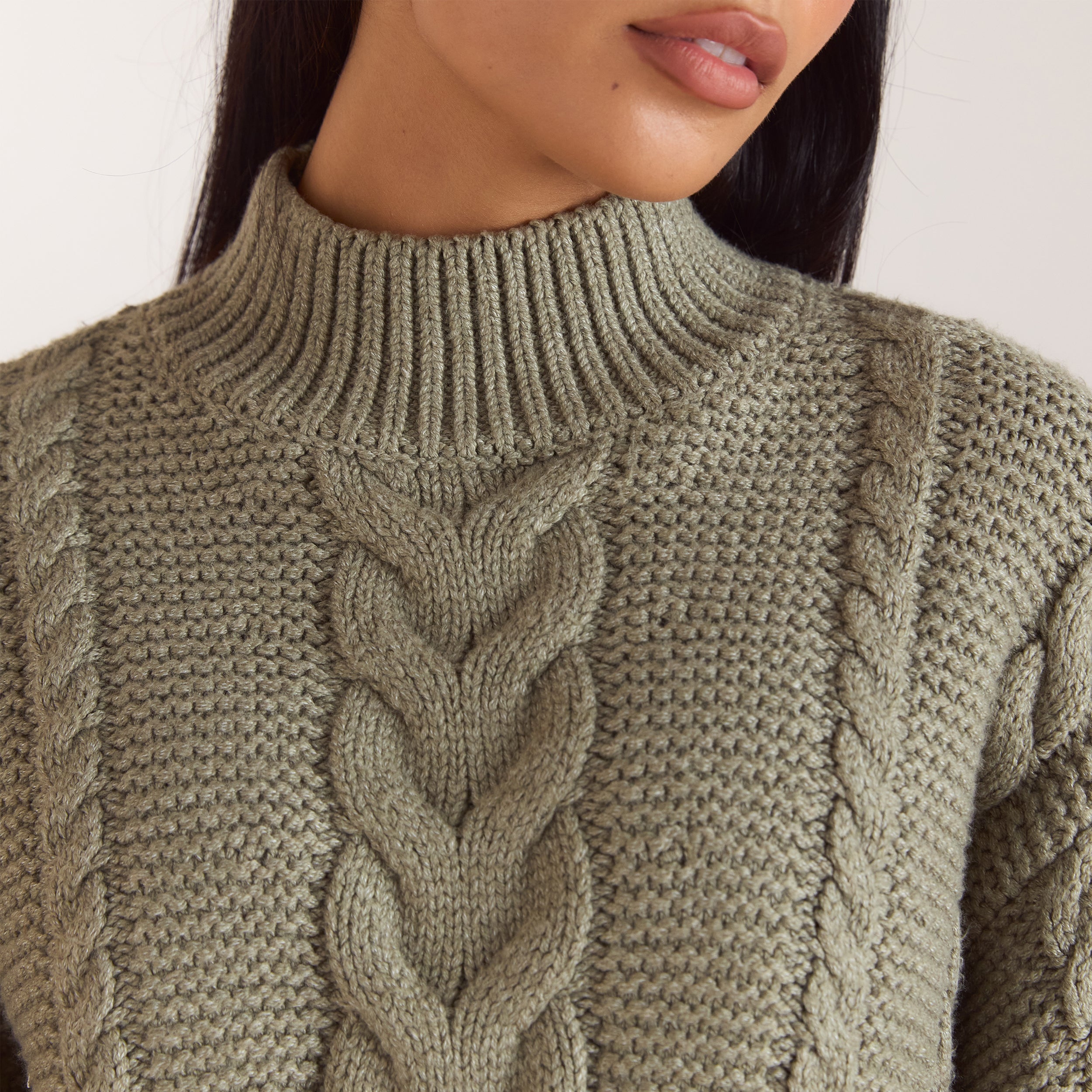 Oversized-Strickpullover mit Zopfmuster - Olivgrün alternate