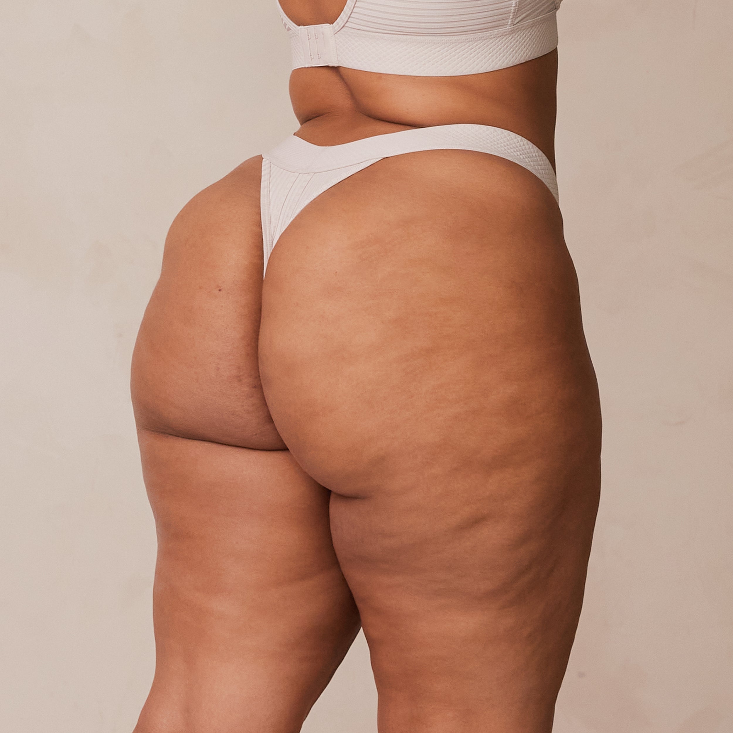 Bare String | Leslie, XL