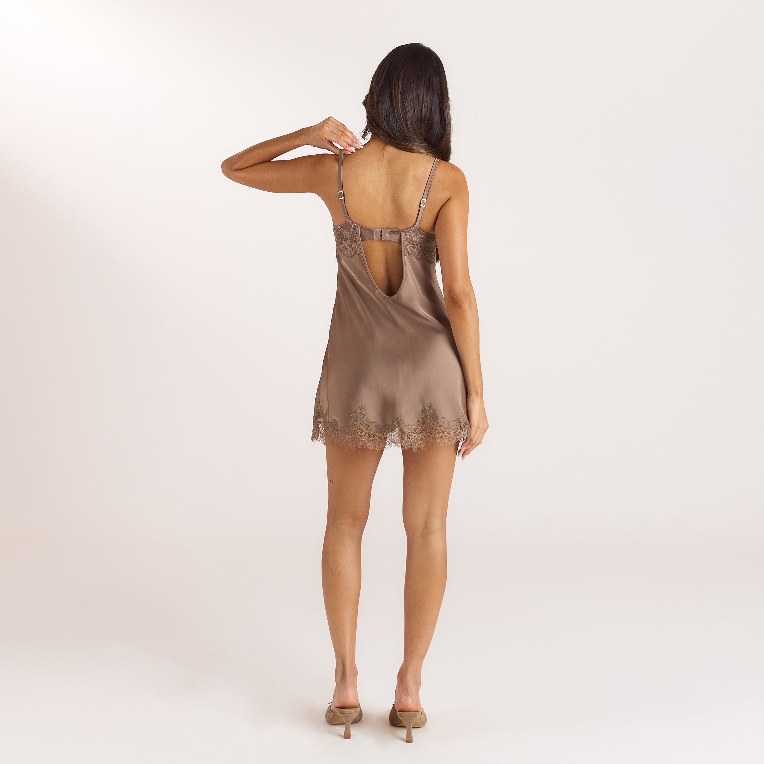 Satiniertes Minikleid - Mokka alternate