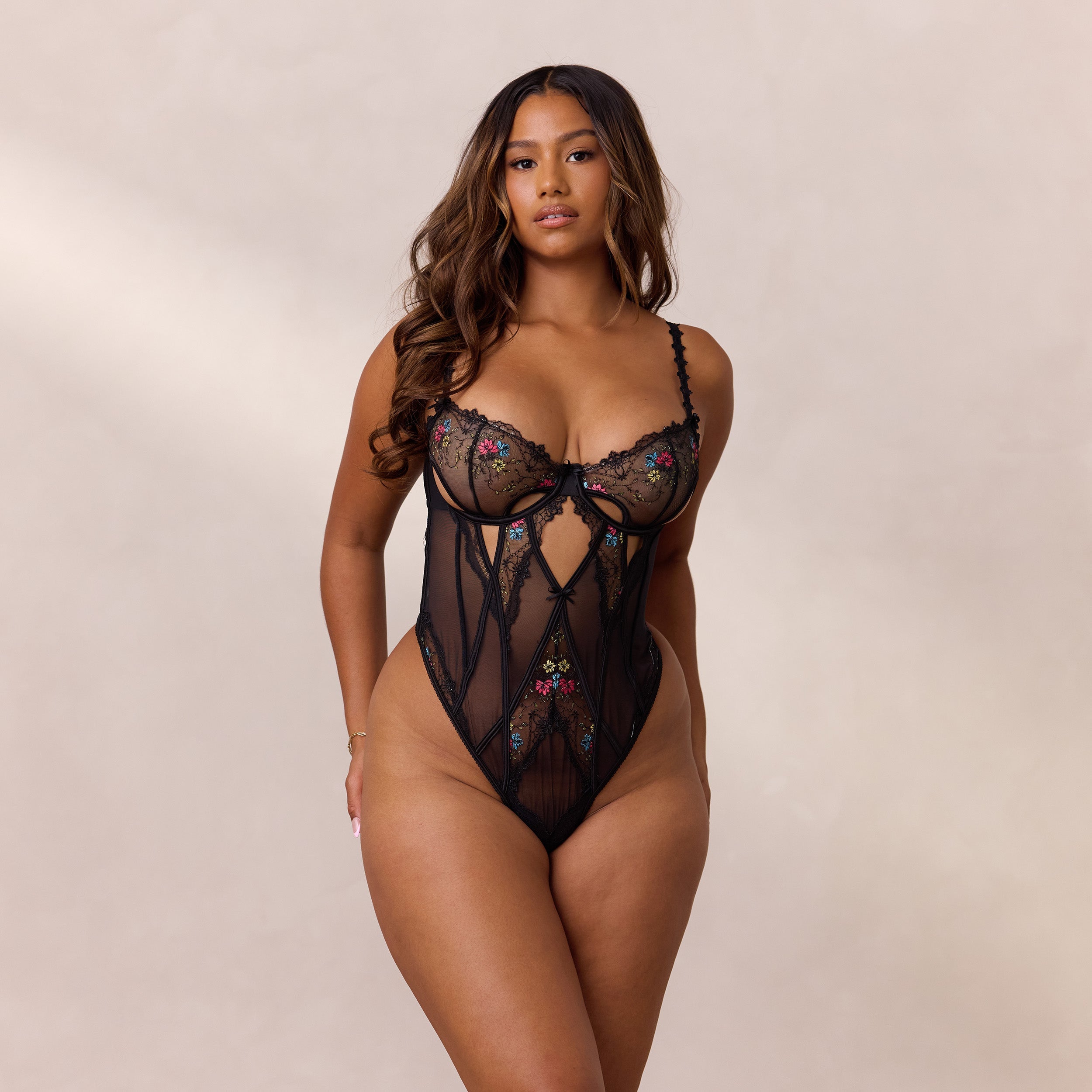 Enya Body | Nayeli, M