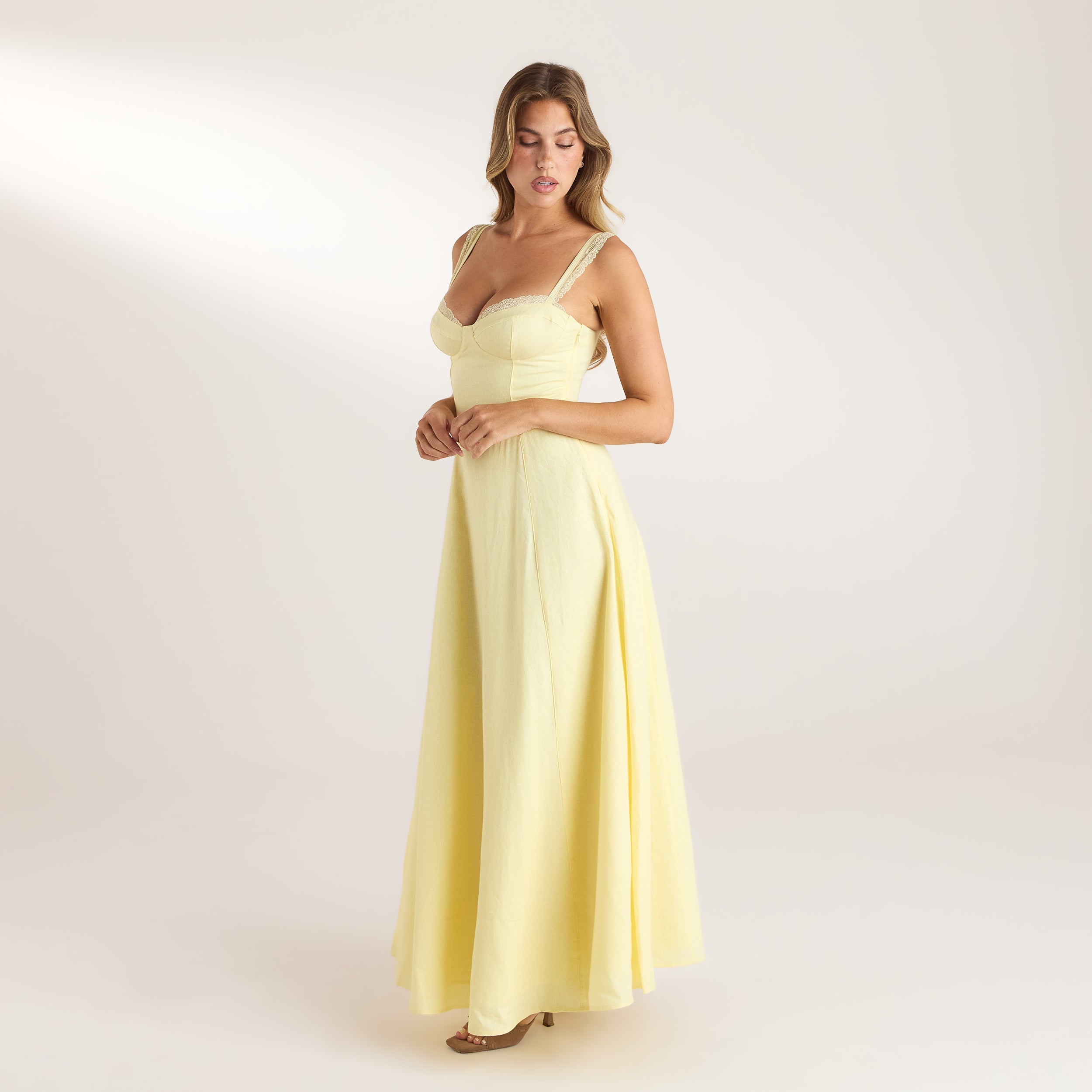Maxikleid mit Spitzenbesatz | Maxikleid mit Spitzenbesatz - Zitrone