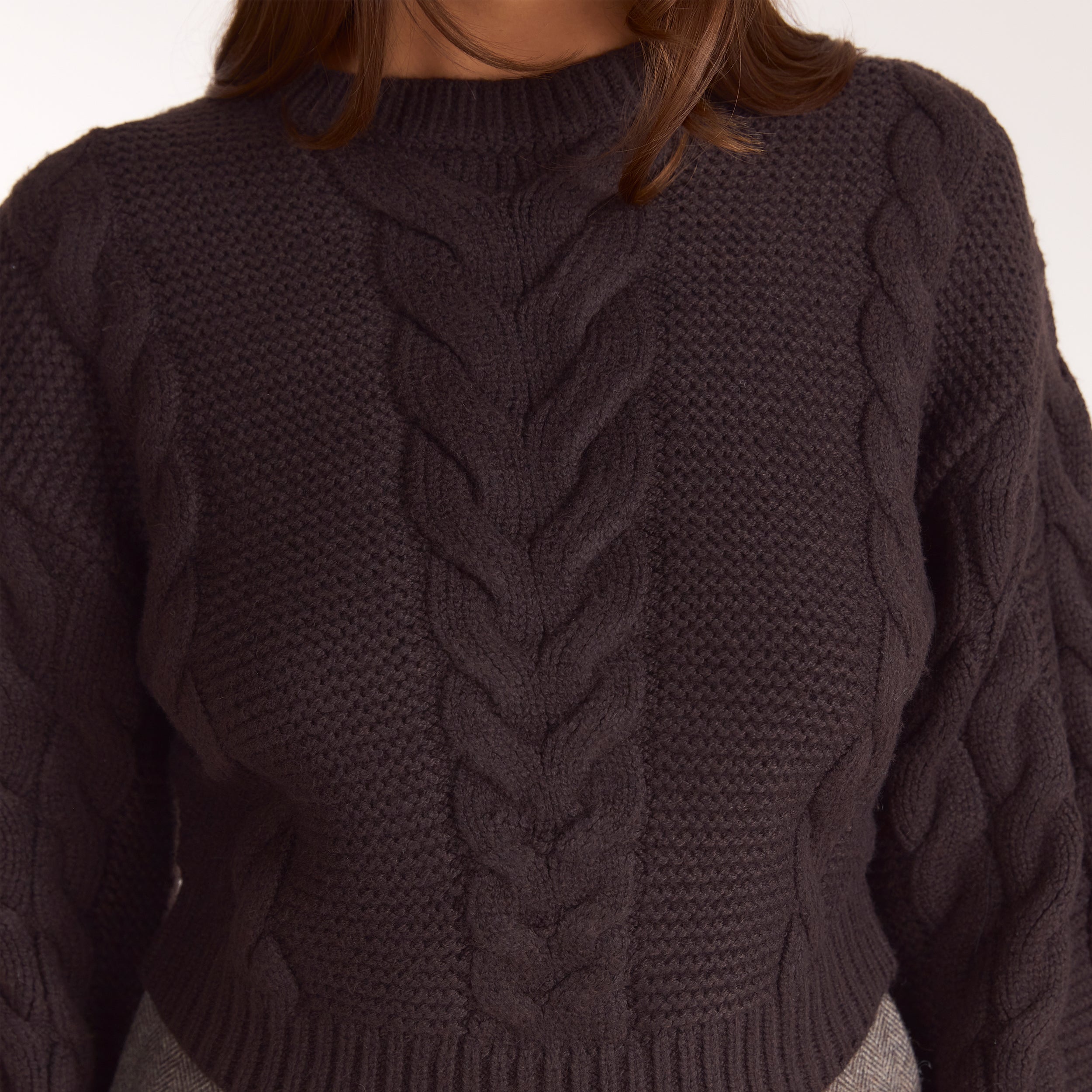 Kurzer Zopfstrickpullover | Kurzer Zopfstrickpullover - Dunkle Schokolade