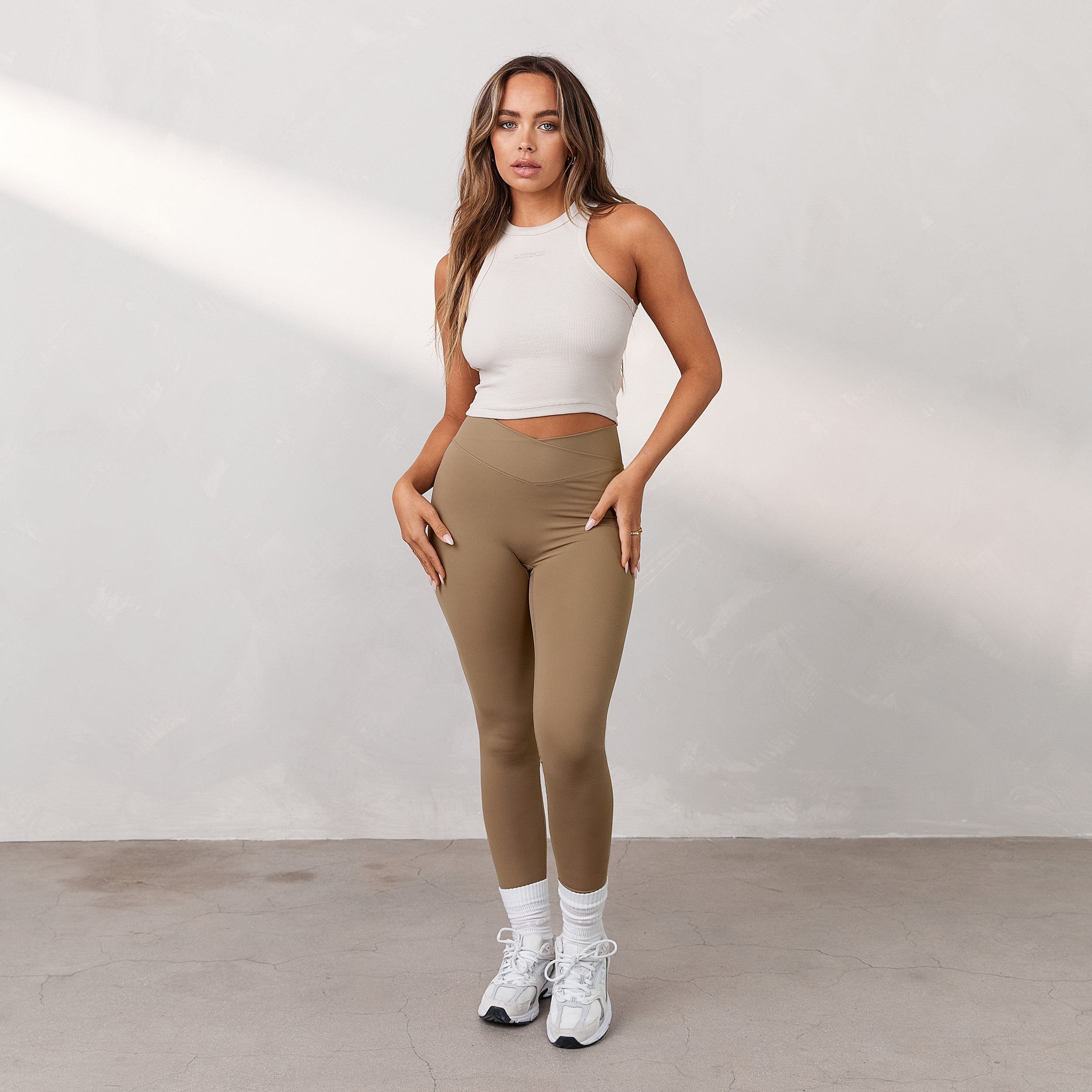 Silhouette Crossover Leggings | Adison, S