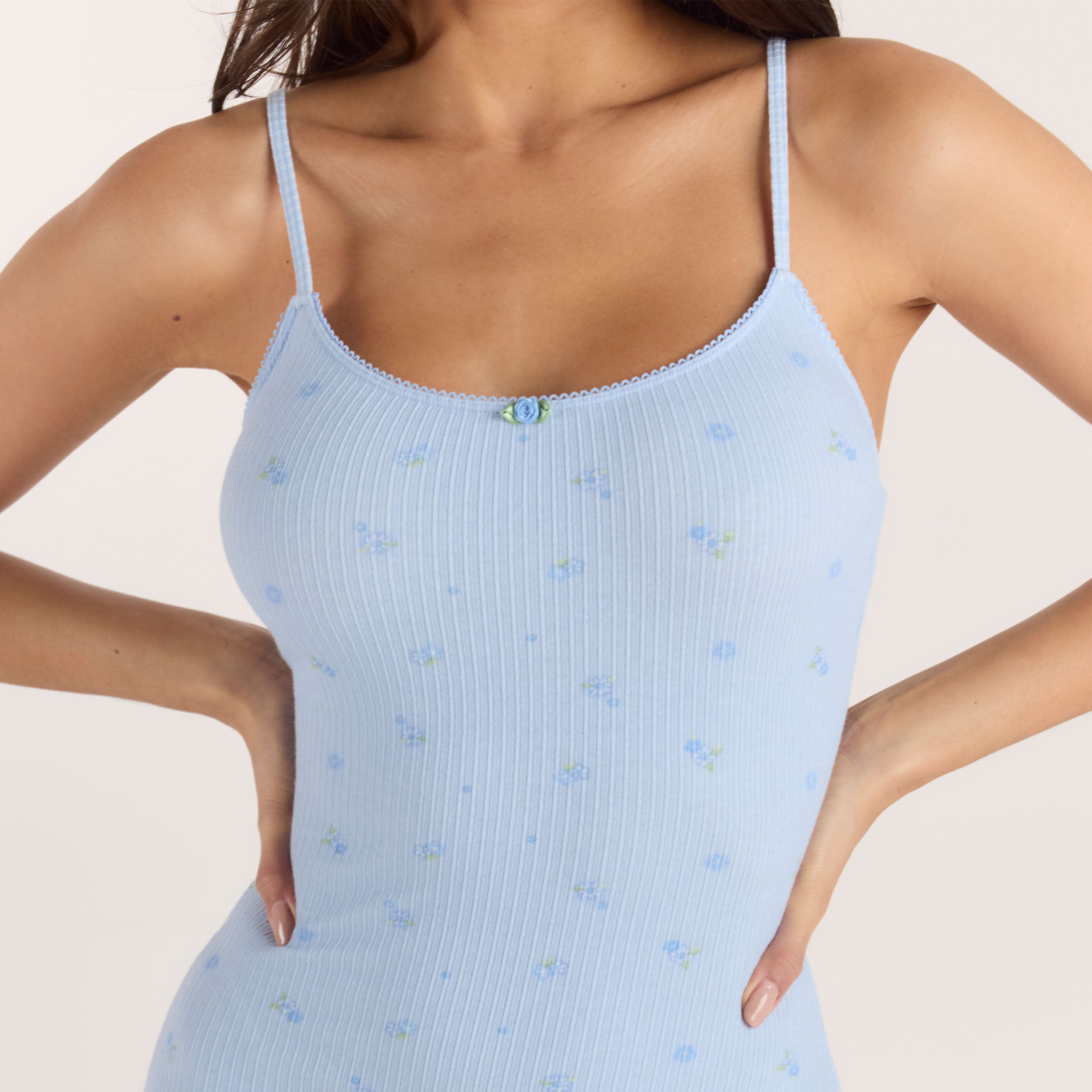Gerippter Träger-Einteiler | Gerippter Träger-Einteiler - Florales Blau