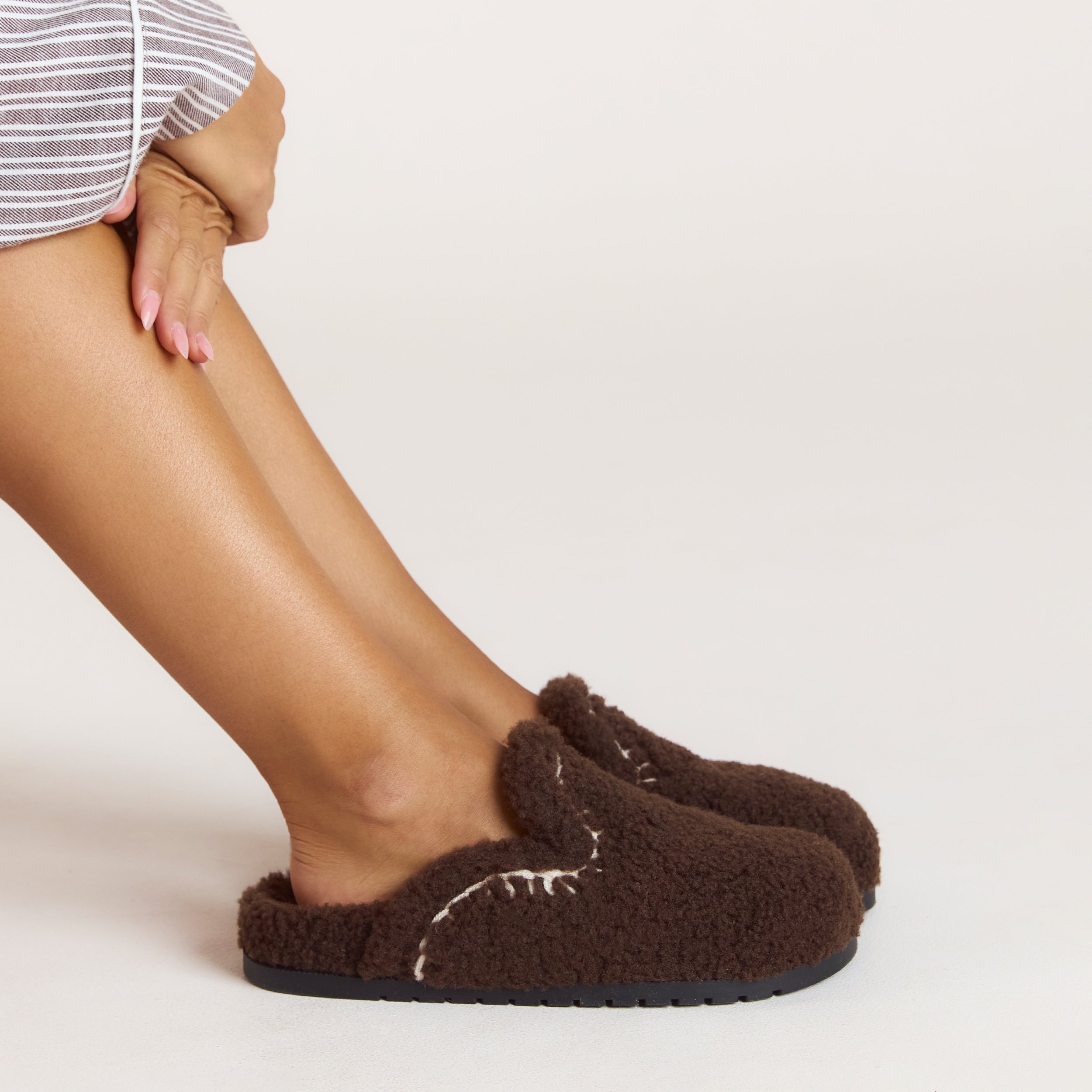 Anya Mule-Hausschuhe | Anya Mule-Hausschuhe - Schokolade
