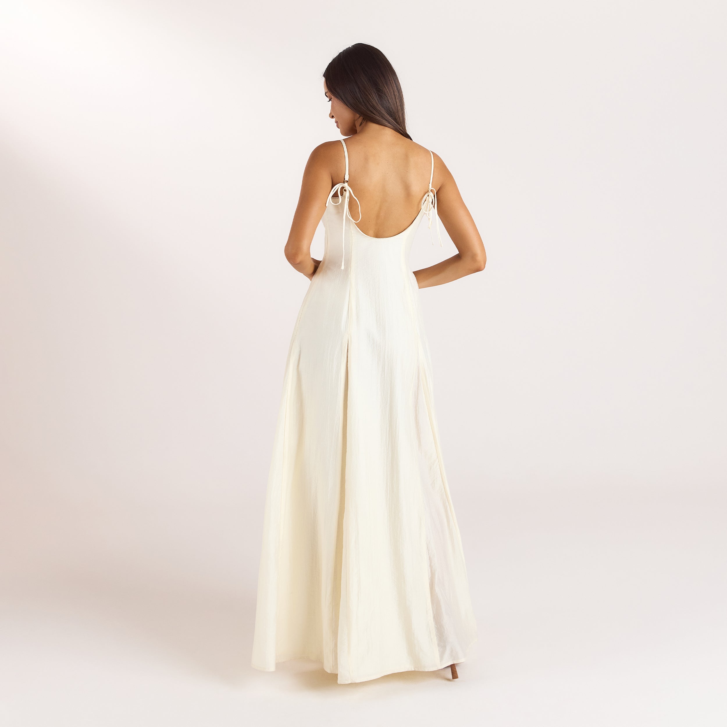 Bestickter Maxikleid mit Korsetdetail | Bestickter Maxikleid mit Korsetdetail - Buttercreme