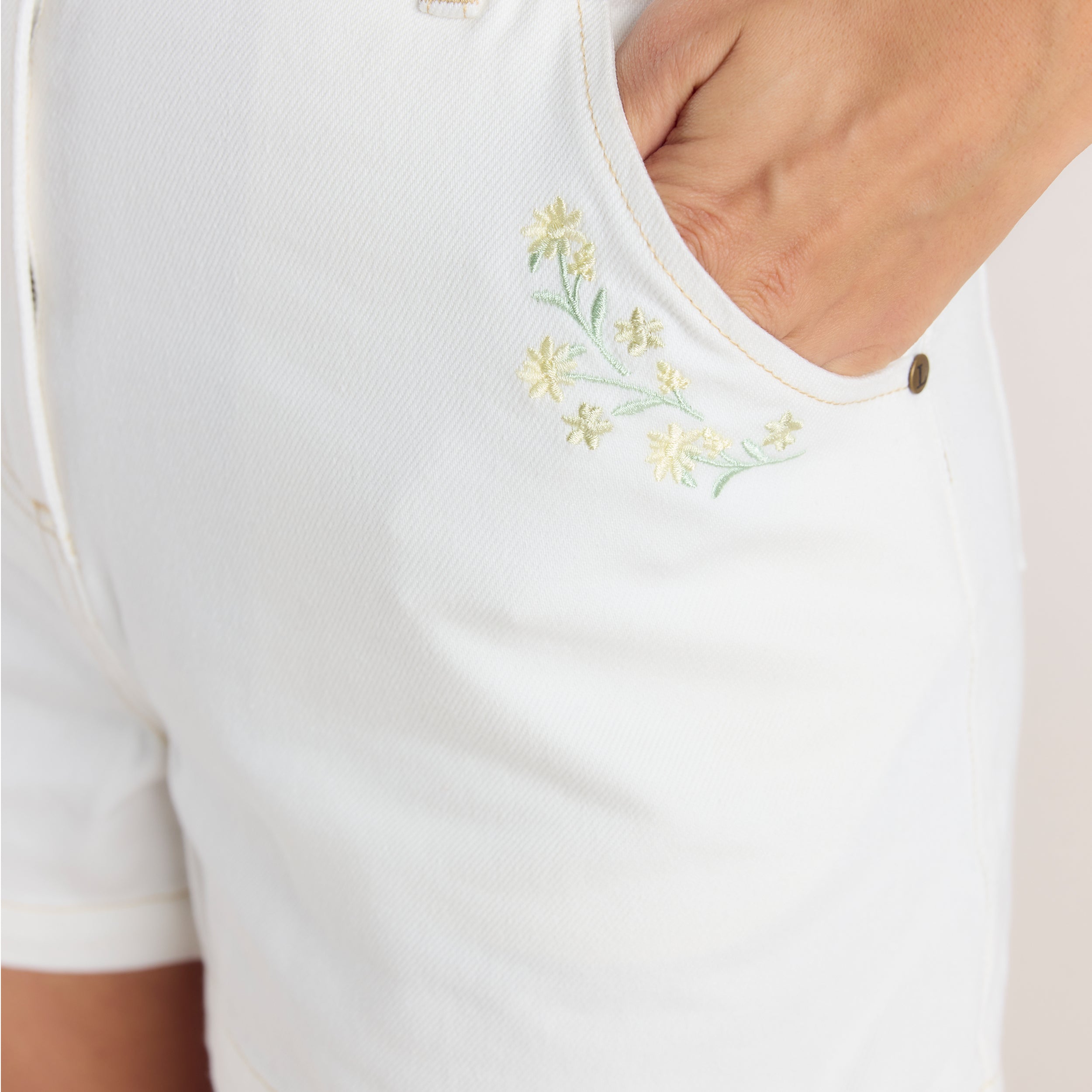 Bestickte Denim Shorts | Bestickte Denim Shorts - Weiss